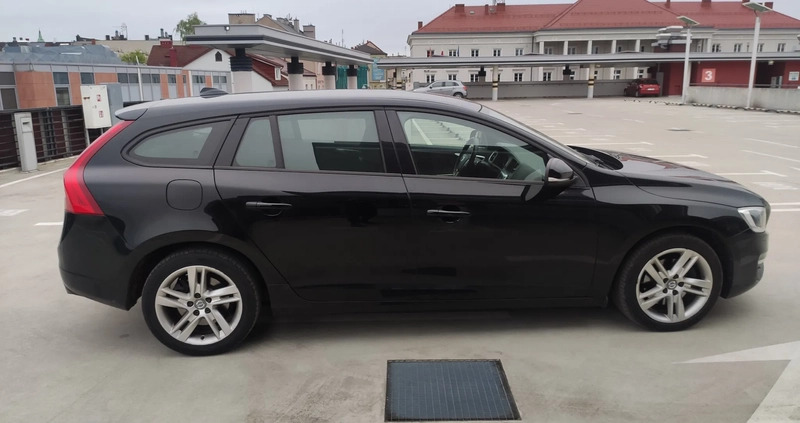 Volvo V60 cena 49900 przebieg: 249000, rok produkcji 2015 z Kielce małe 407